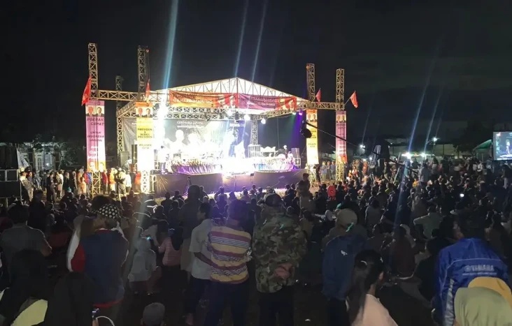 Gelar Wayang Golek,...