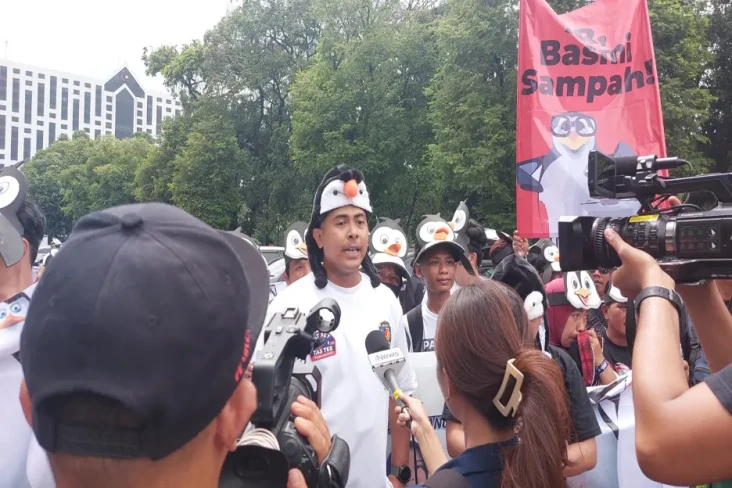 Gerakan Bersih-bersih...