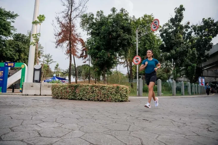 Lari, Tenis, dan Golf...