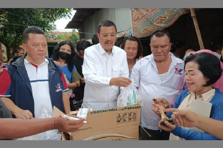 Perindo Gelar Pasar...