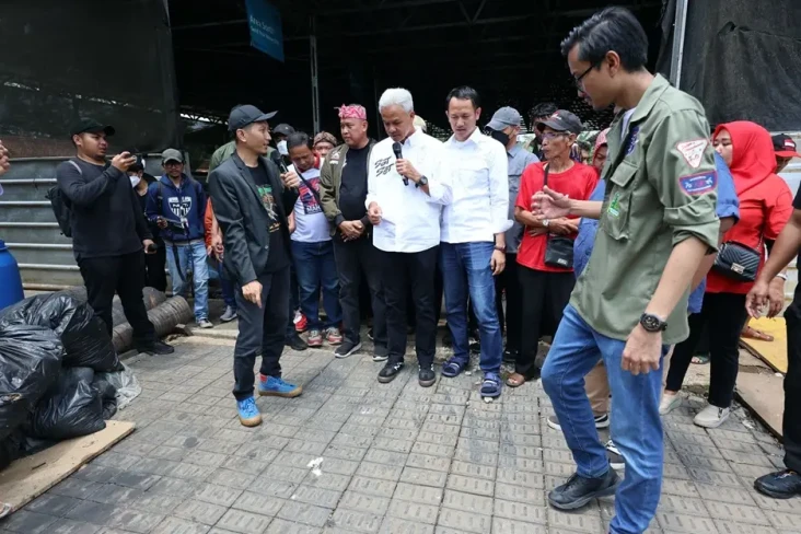 Ganjar Tantang Sano...