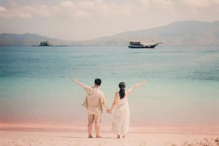 Pink Beach Masuk Daftar...