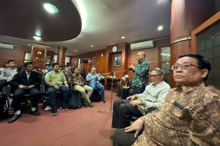 Habibie Demokrasi Forum:...