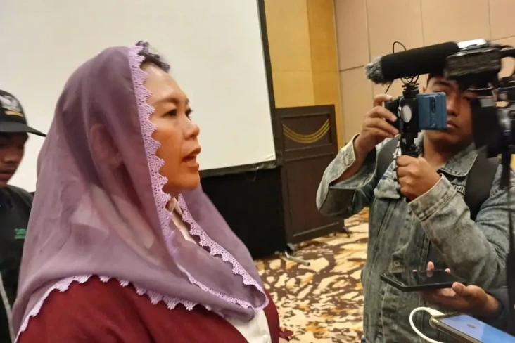 Para Guru Besar Minta...