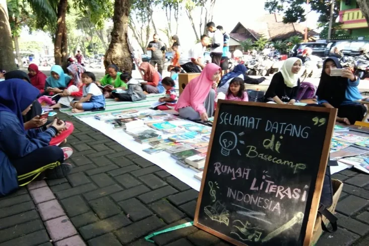 Bantuan untuk Komunitas...