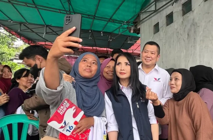 Partai Perindo Gelar...