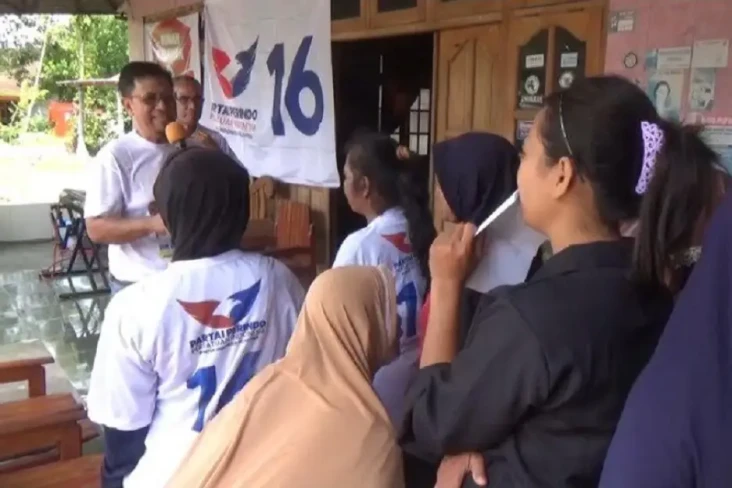 Bazar Minyak Goreng...