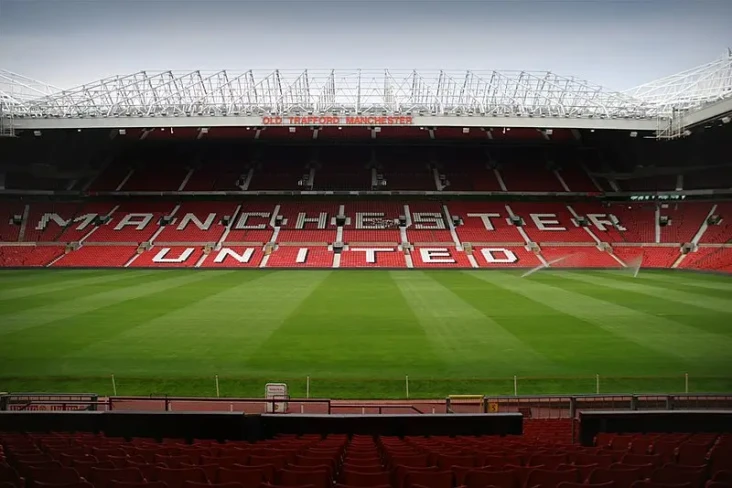 Manchester United Buka...