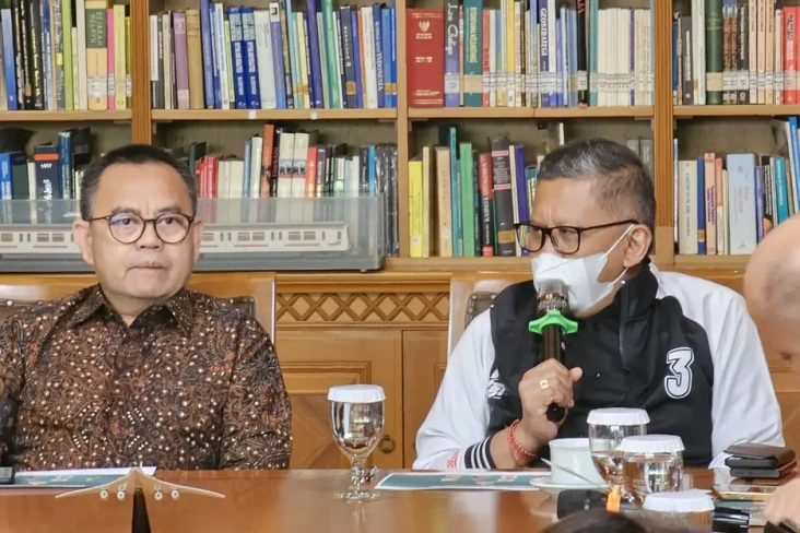 Hasto Bicara Karmapala:...