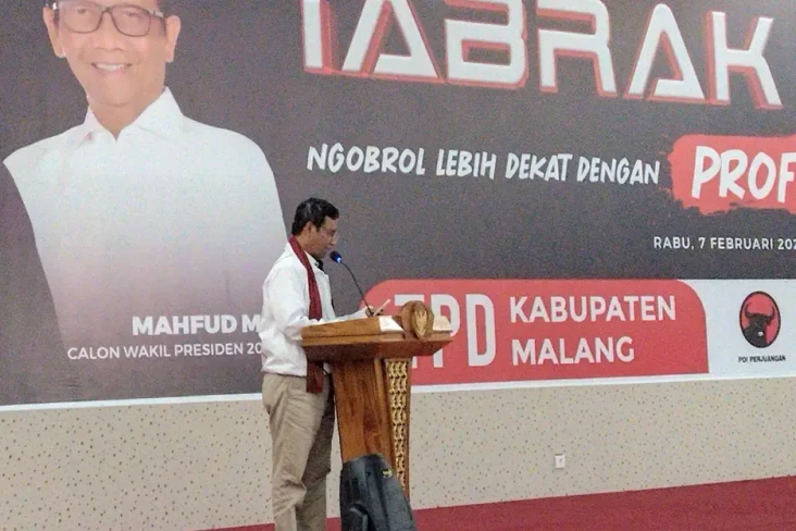 Di Hadapan Ribuan Warga...