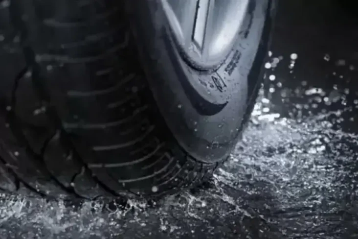 Kenapa Terjadi Aquaplaning...