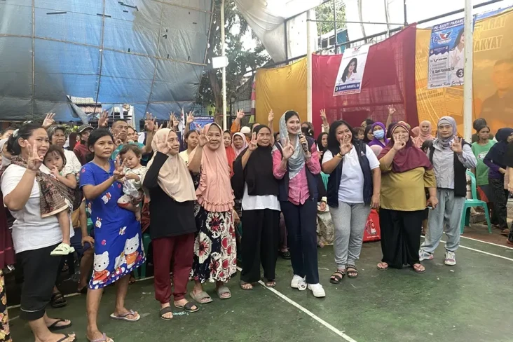 Caleg Perindo Santi...