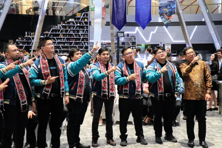 Melantai di Bursa Saham,...