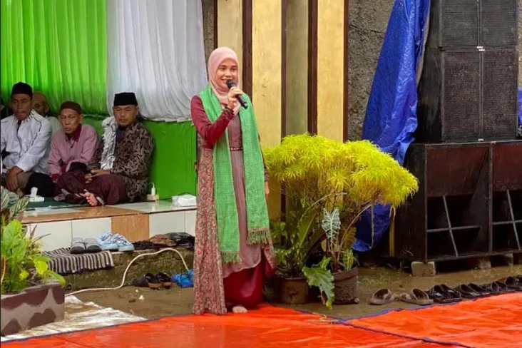 Cantiknya Siti Atikoh...