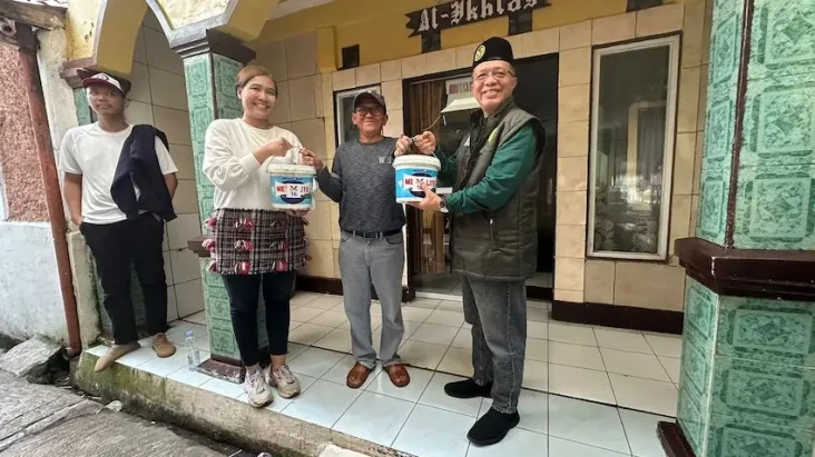 Berikan Bantuan Cat...