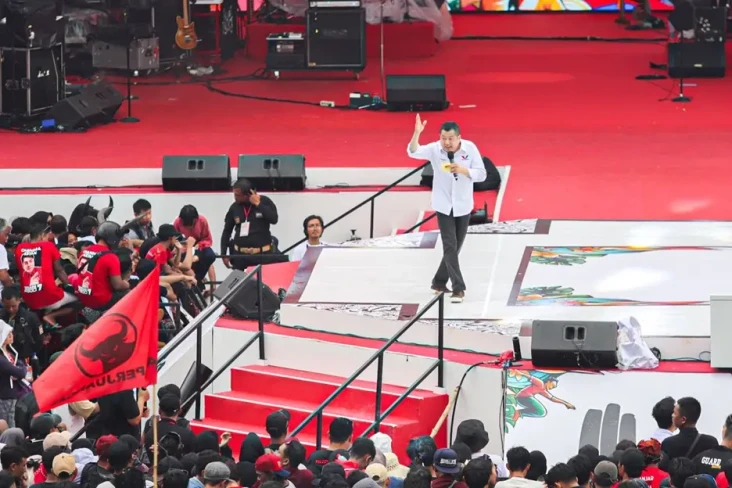 Hajatan Rakyat Banyuwangi,...