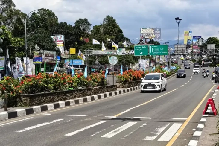 Siang Ini One Way dari...