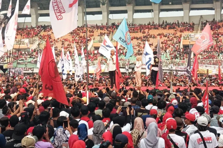 Hajatan Rakyat di Pakansari...