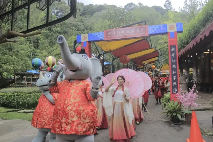 Meriah! Semarak Parade...