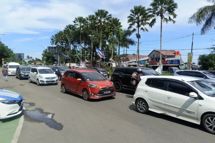 Pagi Ini, Polisi Berlakukan...