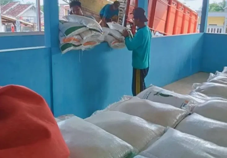 Bantuan Beras Pemerintah...