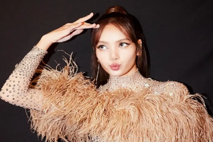 Lisa BLACKPINK Bikin...