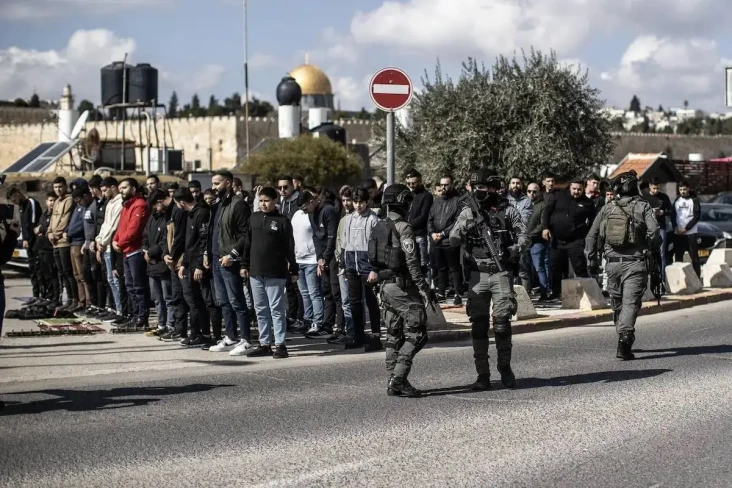 Masjid Al-Aqsa Hampir...