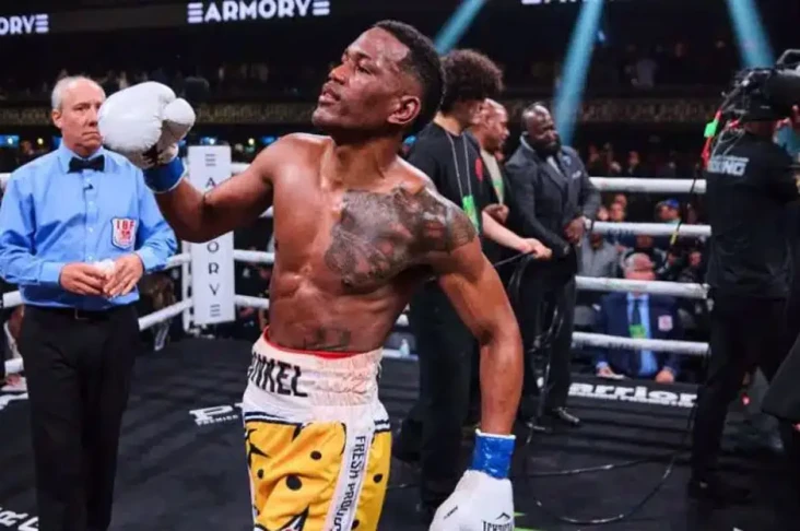 Teofimo Lopez: Subriel...
