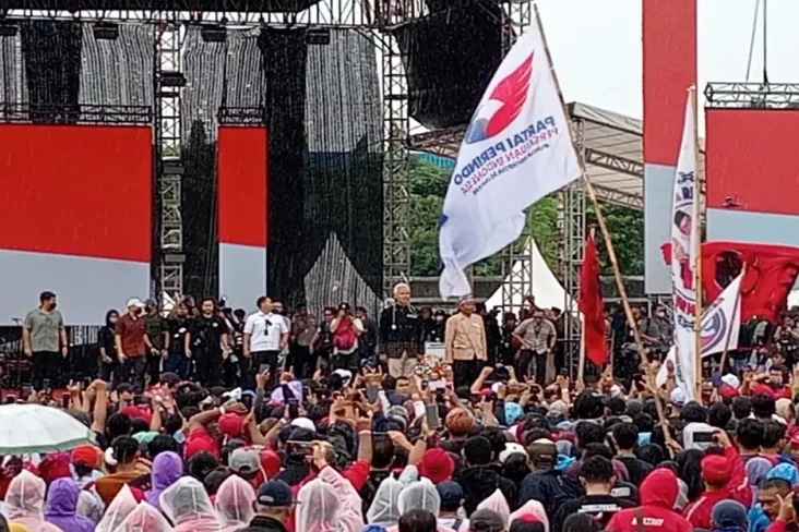 Tiba di Panggung Hajatan...