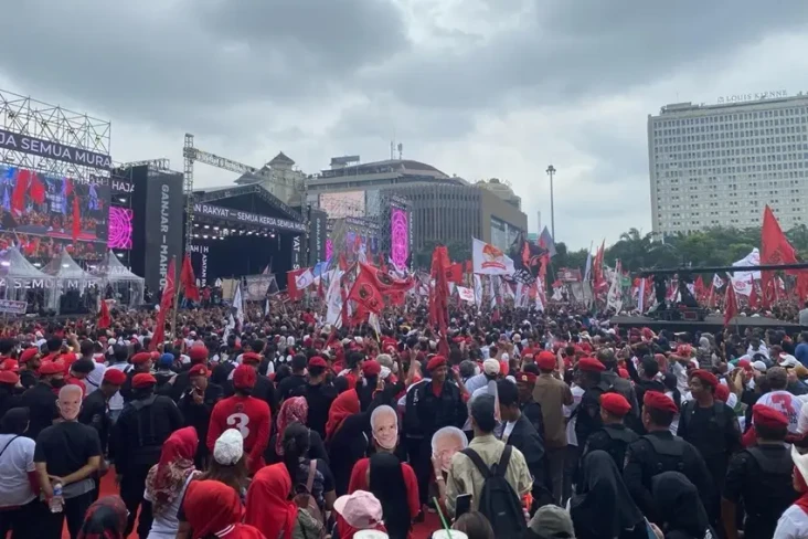 Massa Pendukung Ganjar-Mahfud...