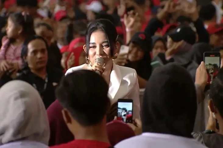 Lala Widy Ajak Penonton...