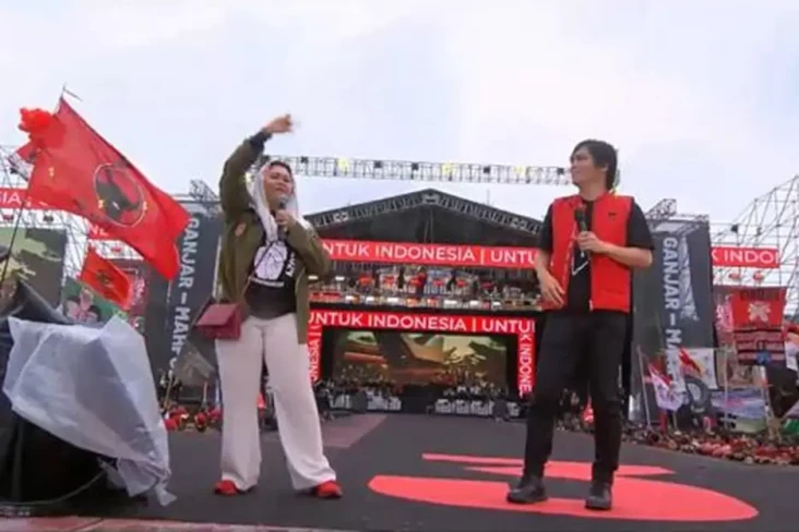 Yenny Wahid dan Once...