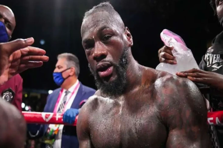 Aneh! Deontay Wilder...