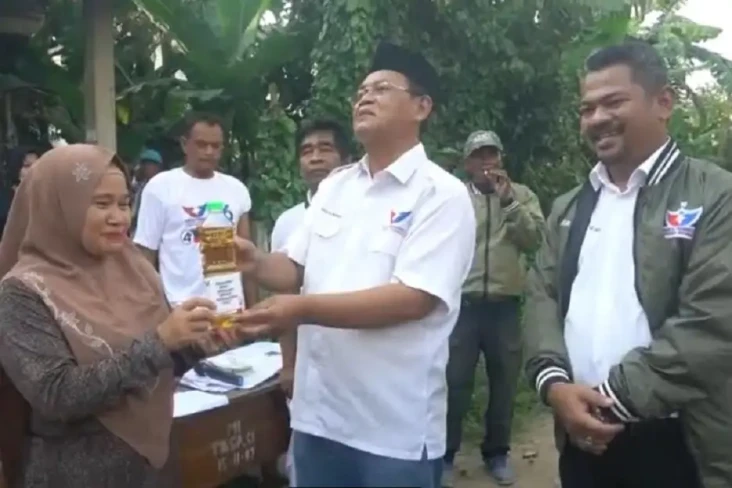 Caleg Perindo Abdul...