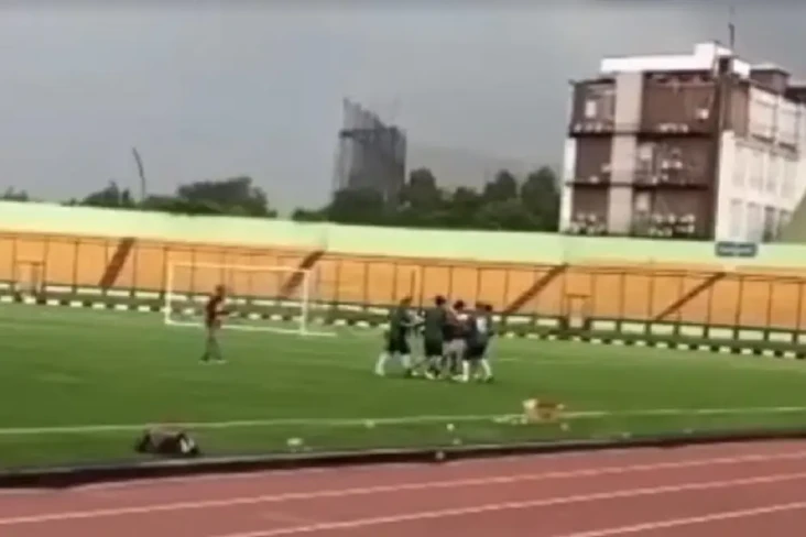 Tragis! Main Bola di...
