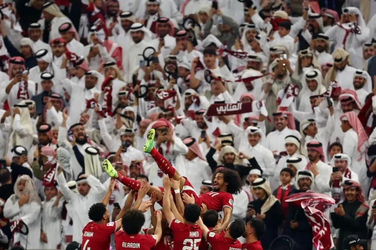 Suporter Ejek Timnas...