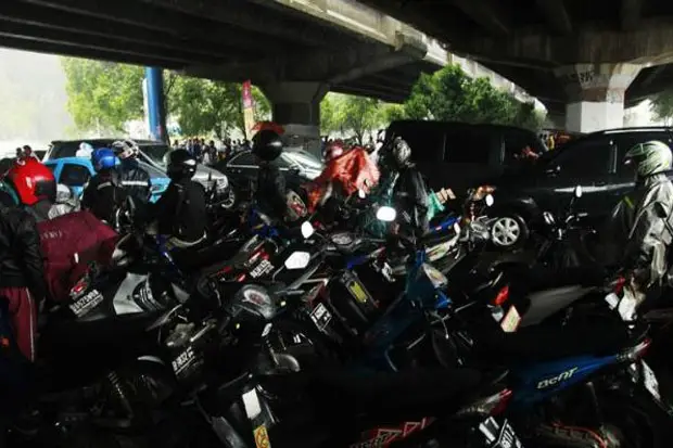 Kenapa Pengendara Motor...