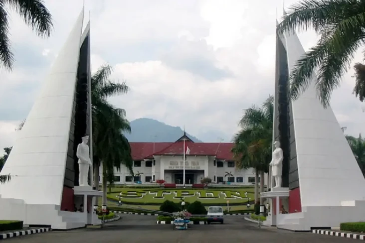 Lulusan IPDN Jadi CPNS...