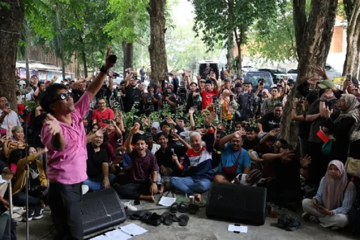 Seru-Seruan di Semarang,...