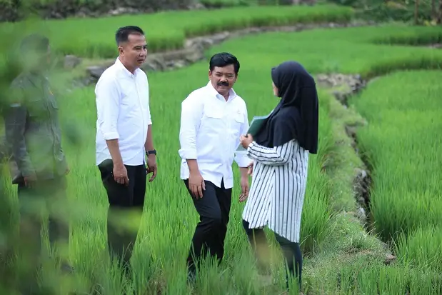 Kunjungi Desa Gunung...