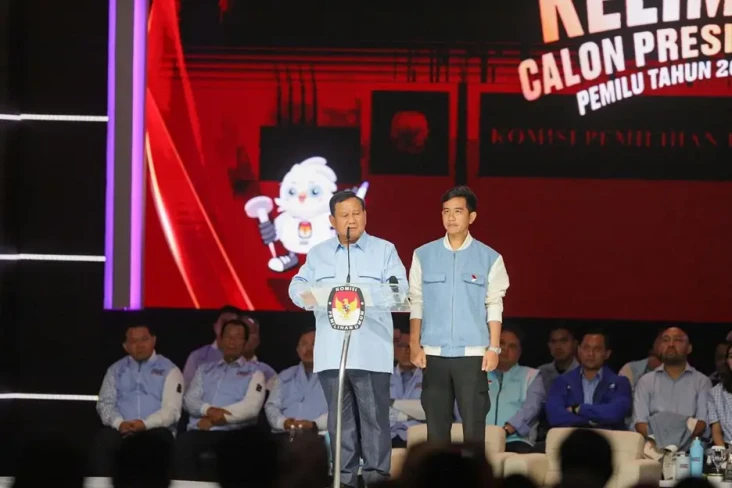 Prabowo-Gibran Unggul...