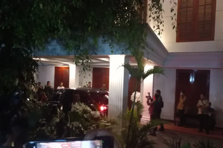 Gibran Merapat ke Rumah...