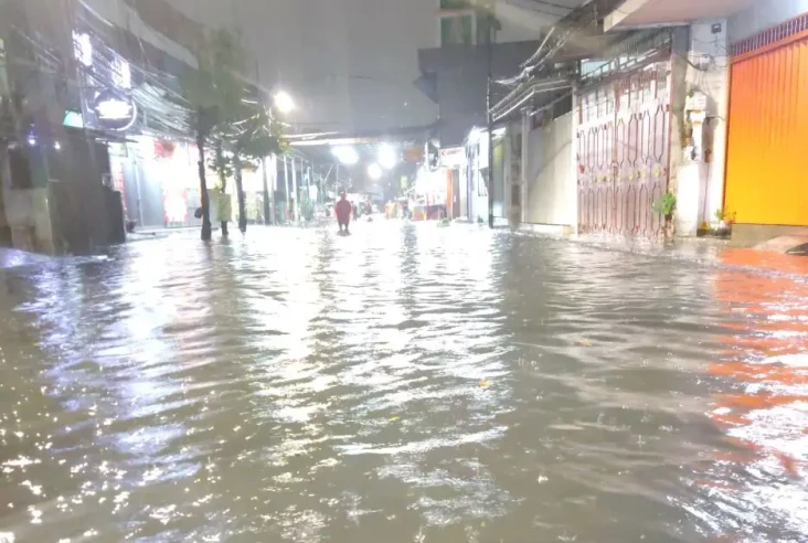 Diguyur Hujan, Sejumlah...