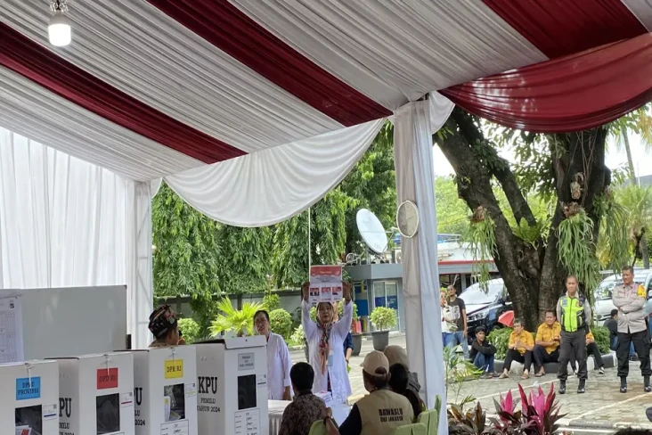 TPS Jokowi Selesai Penghitungan...