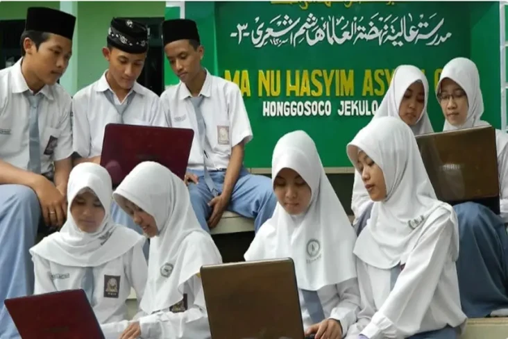 Kabar Baik, Beasiswa...