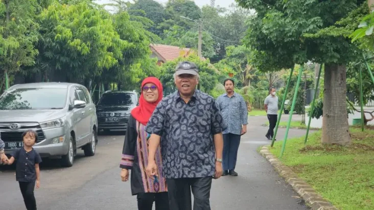 Sama-sama Berbaju Hitam...