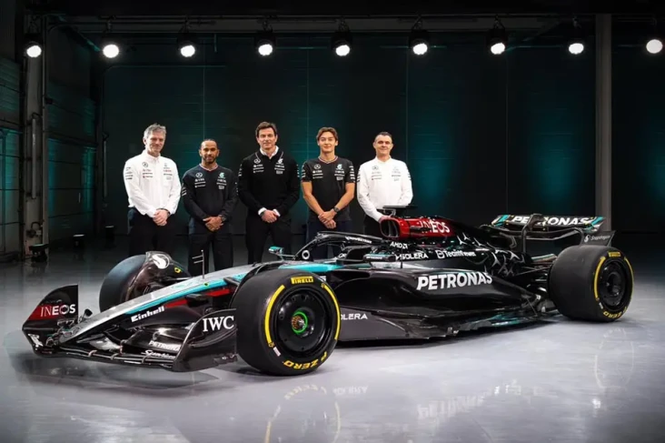 Mercedes-AMG Petronas...