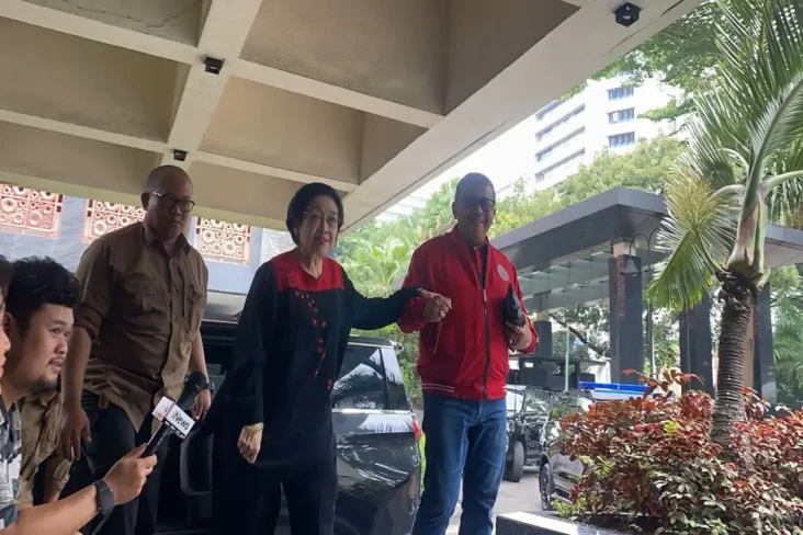 Megawati dan Petinggi...