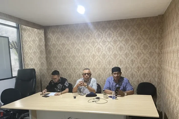 Deklarasi Kemenangan...