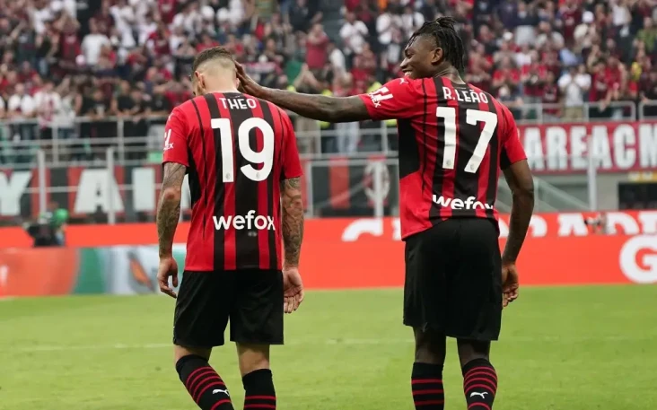 Pemain AC Milan Rafael...